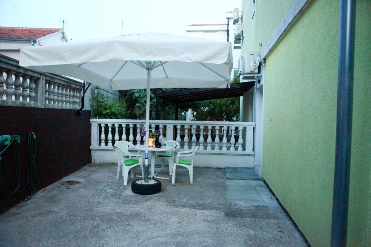 Ana Lovetovo Vodice Exteriör bild