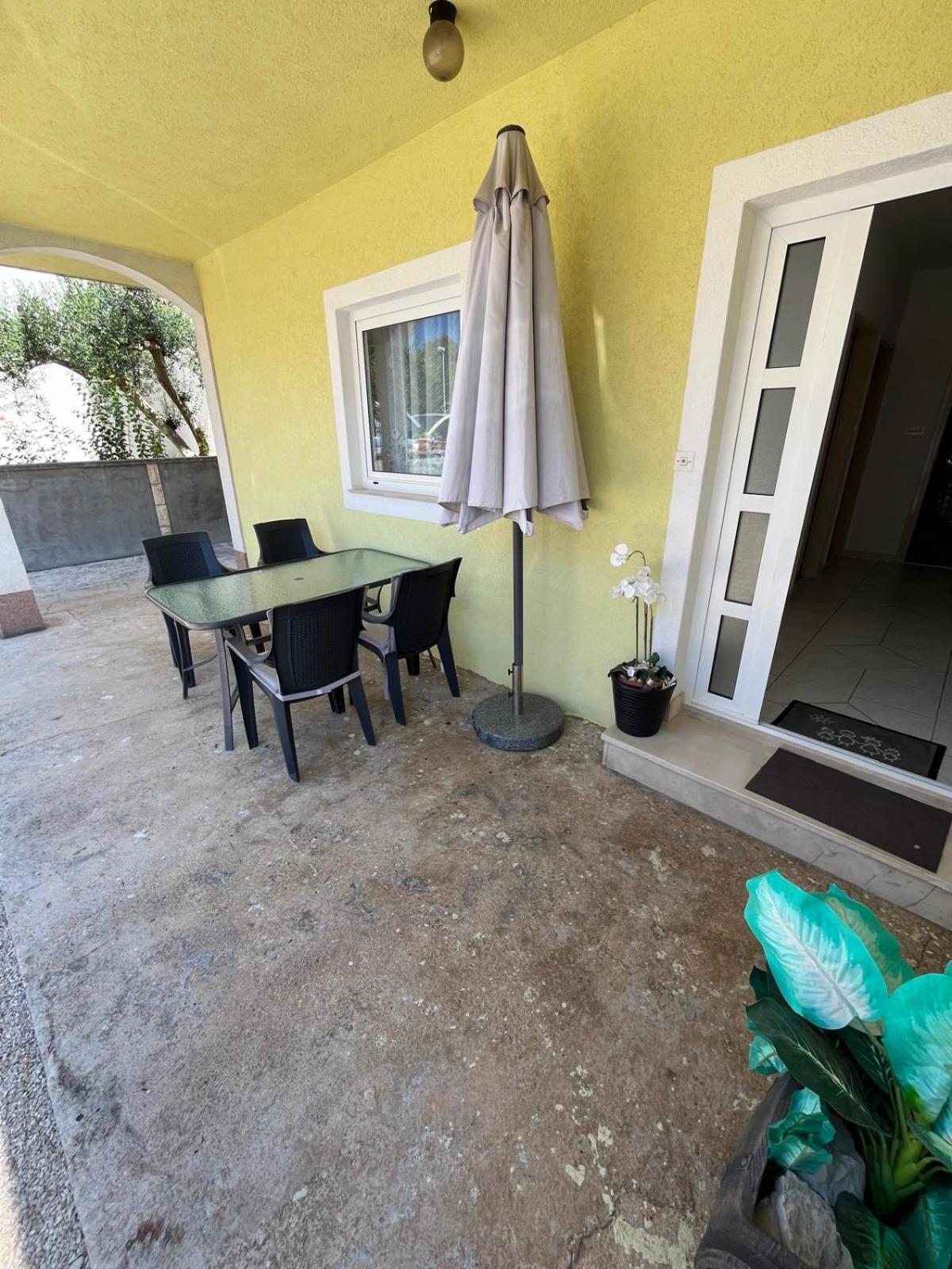 Ana Lovetovo Vodice Exteriör bild