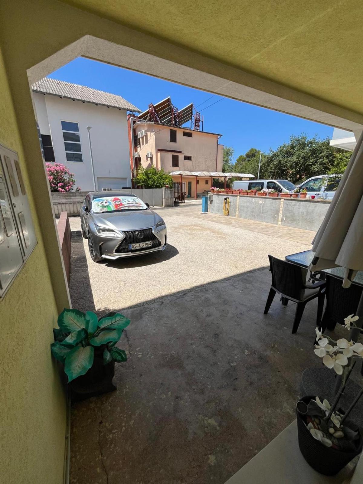 Ana Lovetovo Vodice Exteriör bild